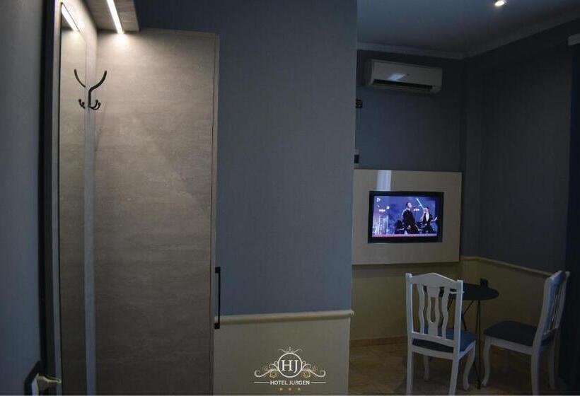 غرفة ديلوكس سرير كينج, Jurgen