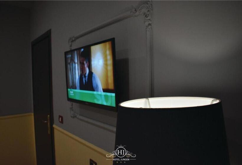 غرفة ديلوكس سرير كينج, Jurgen