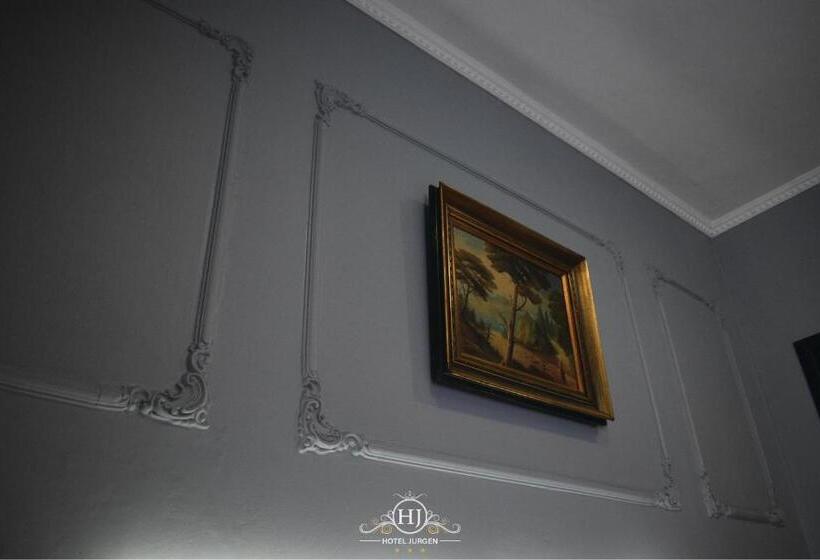 غرفة ديلوكس سرير كينج, Jurgen