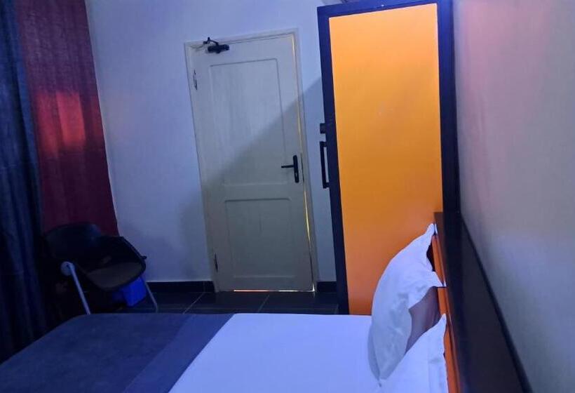 اتاق استاندارد, Room In Guest Room   Royal Blue Guest House Bar Economy Double Bed