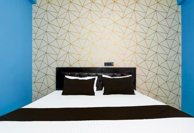 トリプルクラシックルーム, O J.k Hotel And Resturant