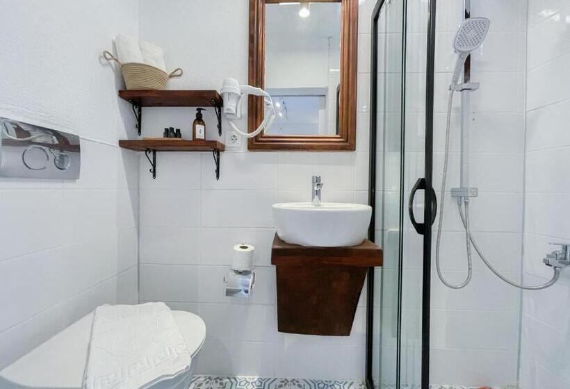 غرفة ديلوكس, Ni̇yama Mari̇na Butik