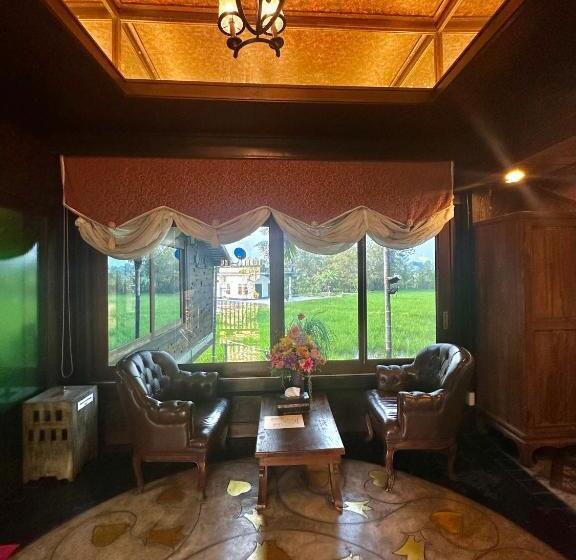 اتاق لوکس, Bantunglom Resort