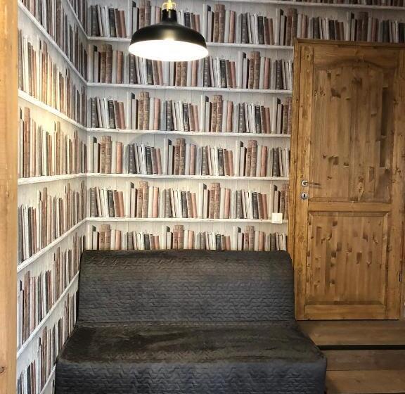 标准间, Tulipán Villa Panzió