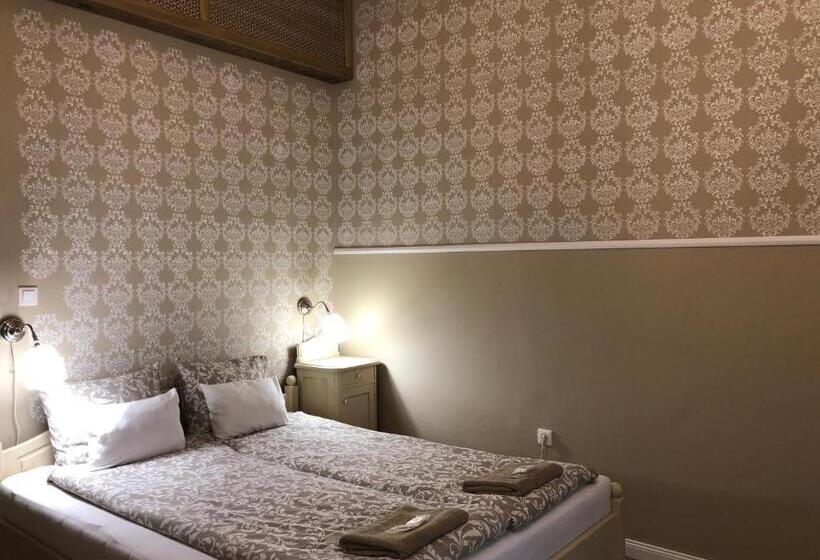 高级大房间, Tulipán Villa Panzió