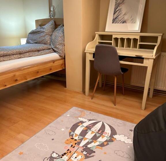 4间卧室的房子, Tulipán Villa Panzió