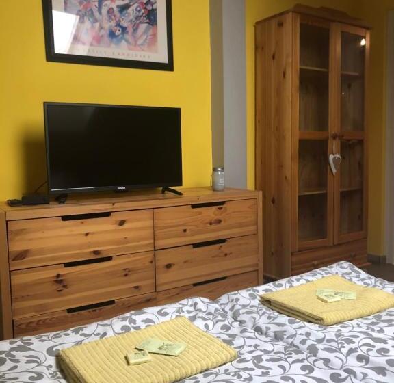 套房, Tulipán Villa Panzió