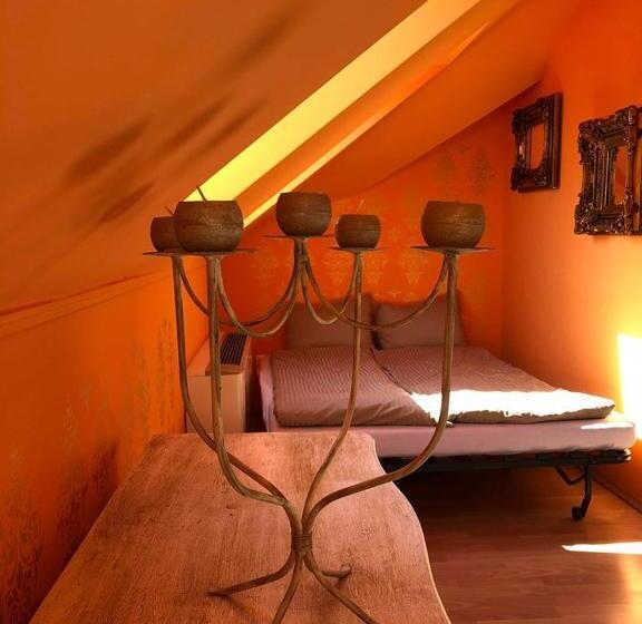 标准间, Tulipán Villa Panzió