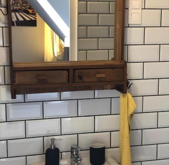 标准间, Tulipán Villa Panzió