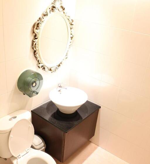 اتاق استاندارد, Full Moon Boutique Motel