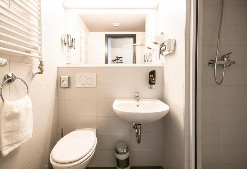 Camera Tripla Standard, a&o Bremen Hauptbahnhof