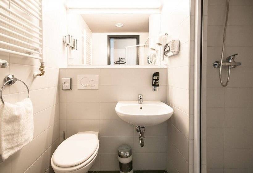 Camera Tripla Standard, a&o Bremen Hauptbahnhof