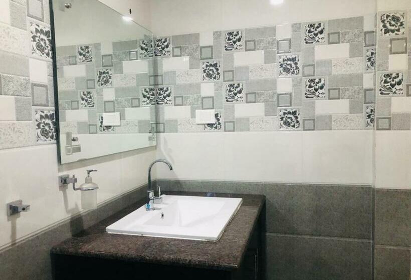 Люкс Deluxe Кровать Кинг, Ashoka Residency Chottanikkara