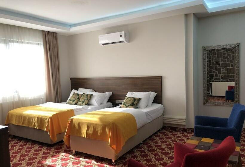 اتاق خانوادگی, Samsun Kapris