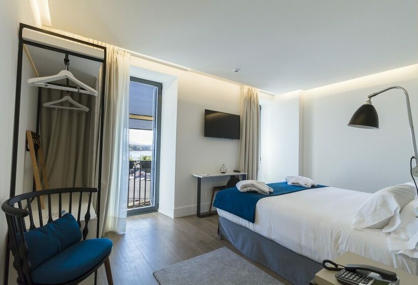 غرفة قياسية مطلّة علي البحر, Sansebay