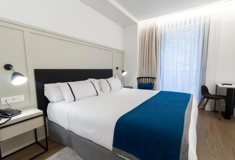 Standard-huone, Sansebay