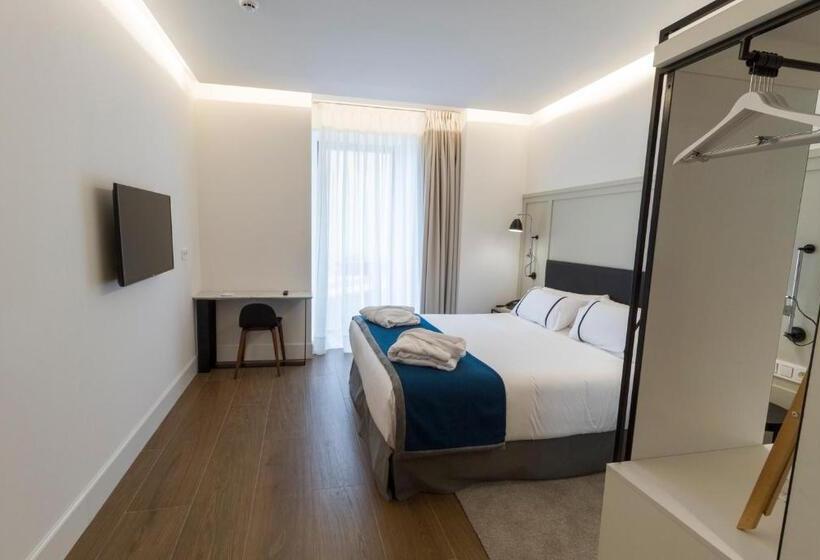 Deluxe-perhehuone, Sansebay