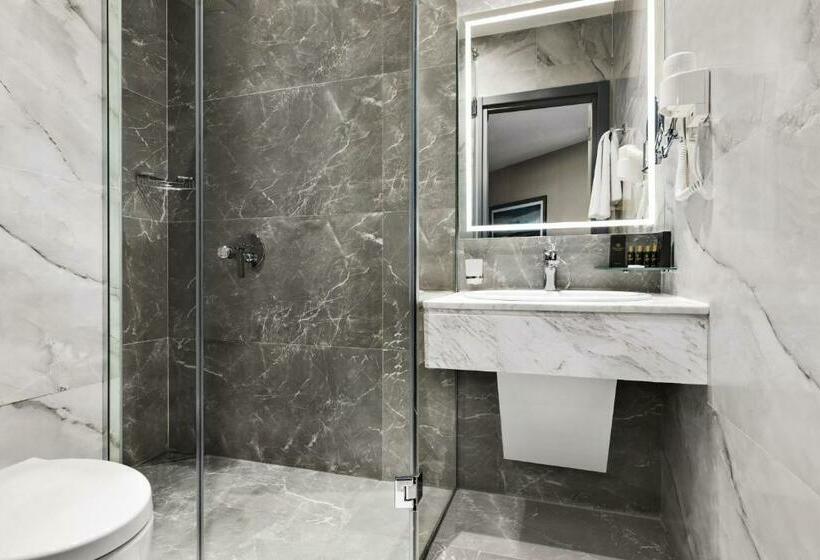 اتاق پریمیوم با بالکن, Tbilisi Chambers, Trademark Collection By Wyndham