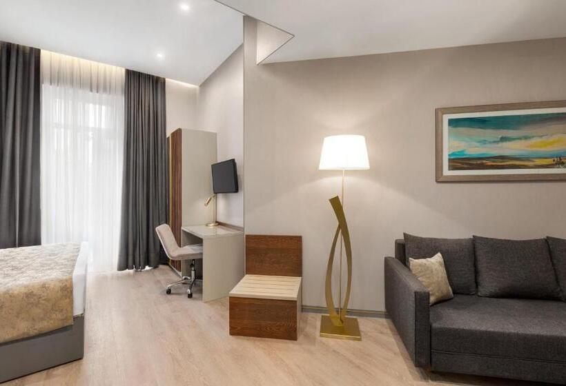 اتاق پریمیوم با بالکن, Tbilisi Chambers, Trademark Collection By Wyndham