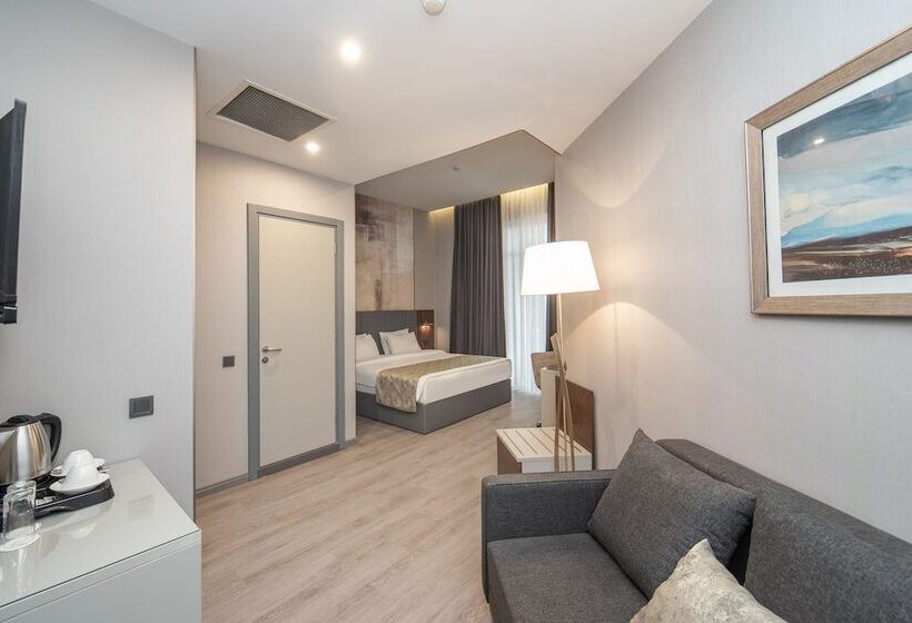 اتاق پریمیوم با بالکن, Tbilisi Chambers, Trademark Collection By Wyndham