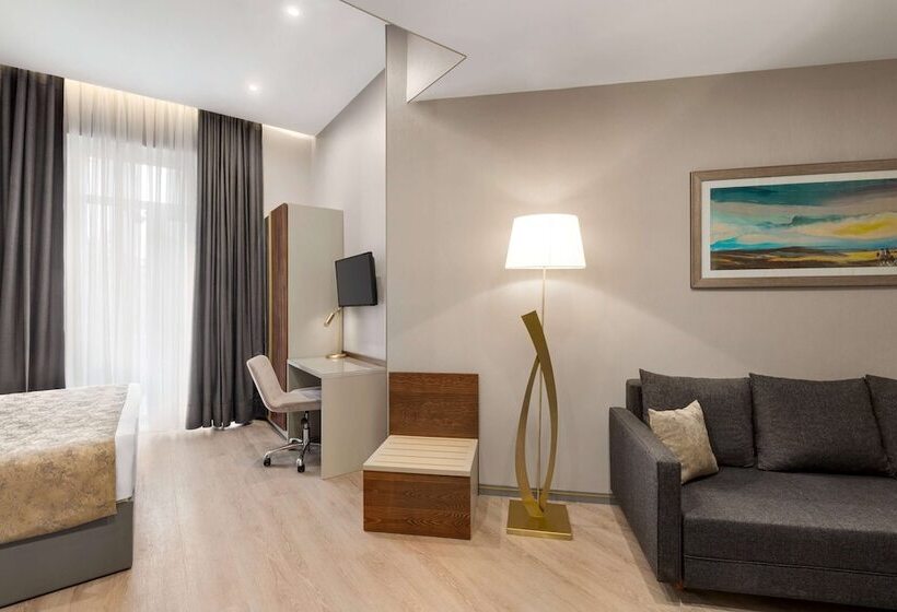 اتاق پریمیوم با بالکن, Tbilisi Chambers, Trademark Collection By Wyndham