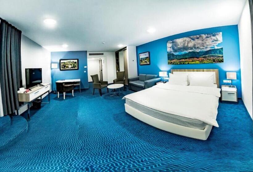 اتاق لوکس با بالکن, Central Hotel, Fitness And Spa