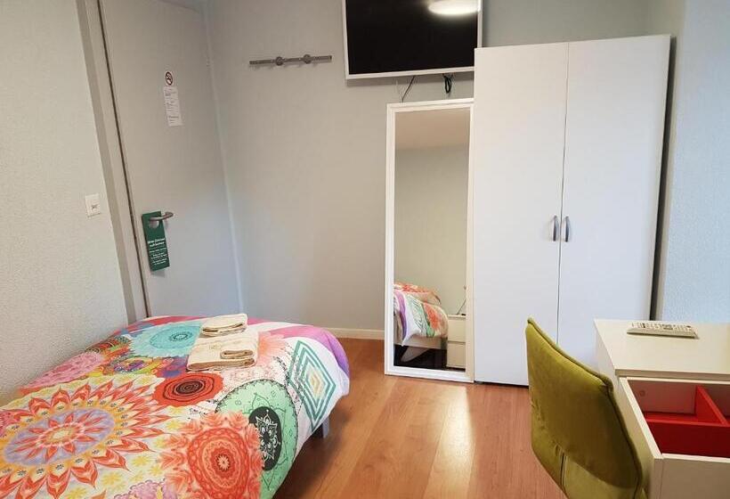 חדר סטנדרט יחיד, Du Lac Grandson