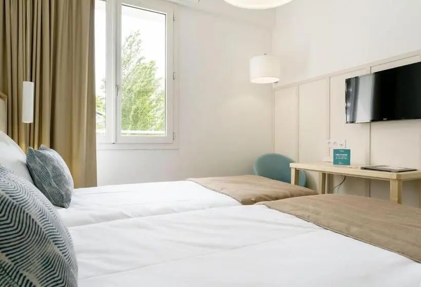 Standard Kolmen Hengen Huone, Hôtel Miléade Les Pléïades La Baule