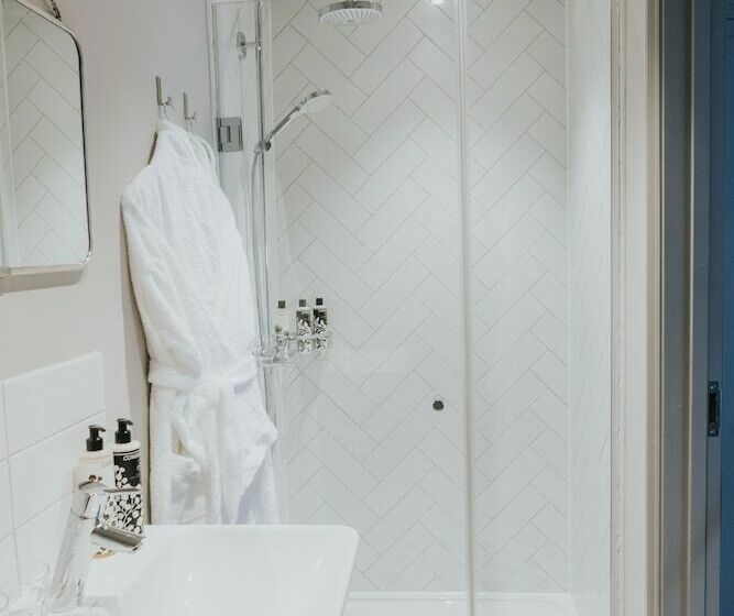 اتاق استاندارد, The Ginger Pig