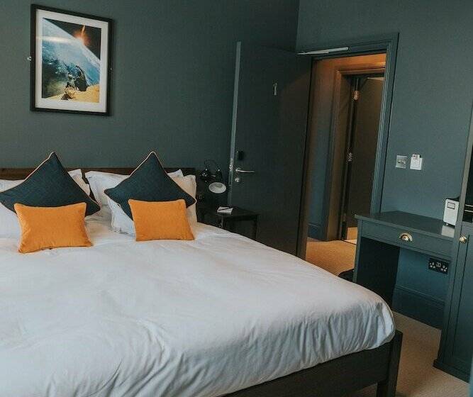 اتاق استاندارد, The Ginger Pig