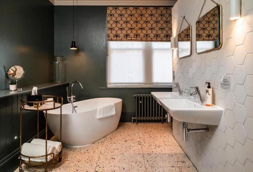 اتاق استاندارد با تخت بزرگ, The Ginger Pig