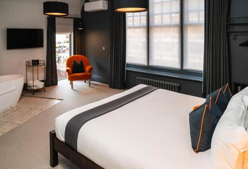 اتاق استاندارد با تخت بزرگ, The Ginger Pig