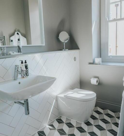 اتاق استاندارد با تخت بزرگ, The Ginger Pig