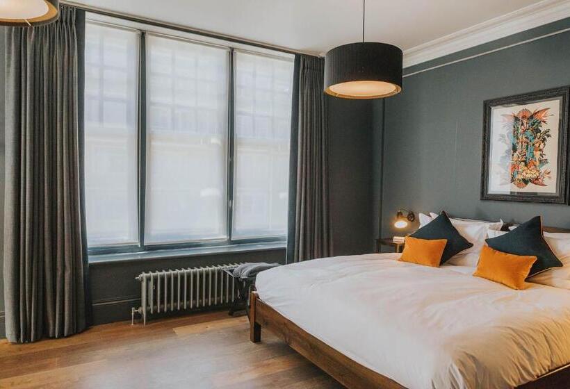 اتاق استاندارد با تخت بزرگ, The Ginger Pig