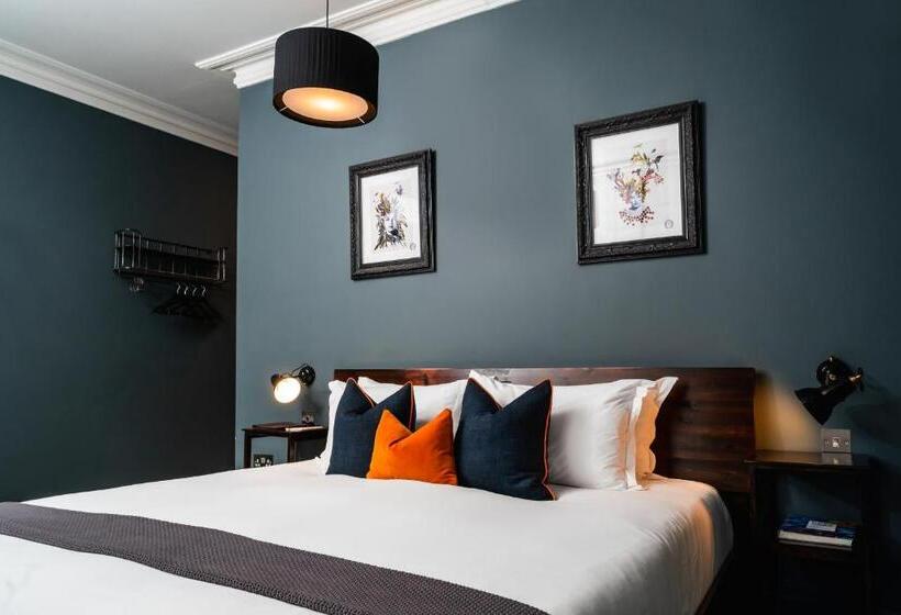 اتاق استاندارد, The Ginger Pig