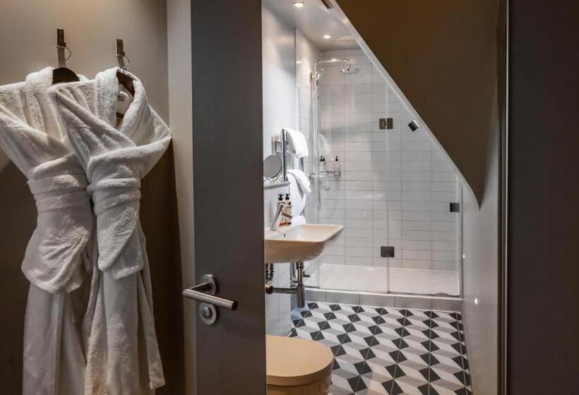 اتاق استاندارد, The Ginger Pig