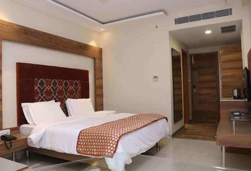 Huoneisto 2 Makuuhuonetta, Kundan Leela Resort