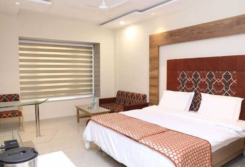 Huoneisto 2 Makuuhuonetta, Kundan Leela Resort