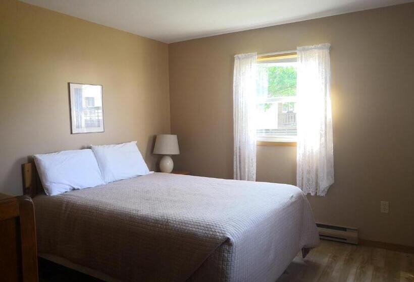 كابينة, Cavendish Country Inn & Cottages