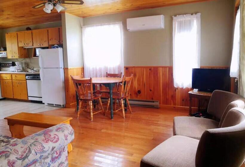 كابينة, Cavendish Country Inn & Cottages