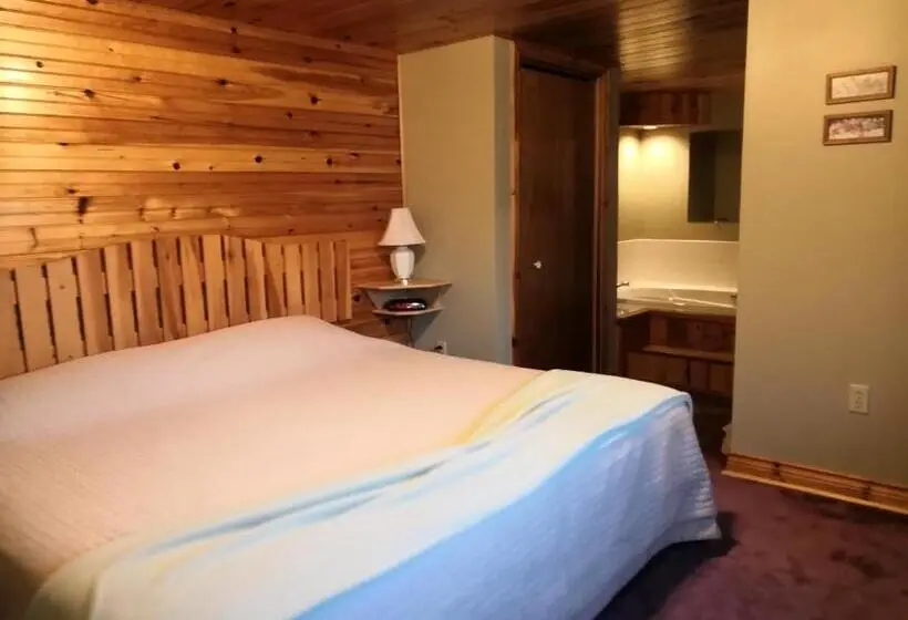 キングサイズベッドのデラックススイート, Cavendish Country Inn & Cottages