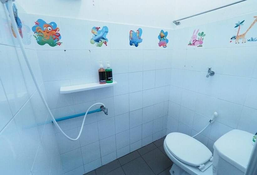 공동 객실, Asleep Hostel