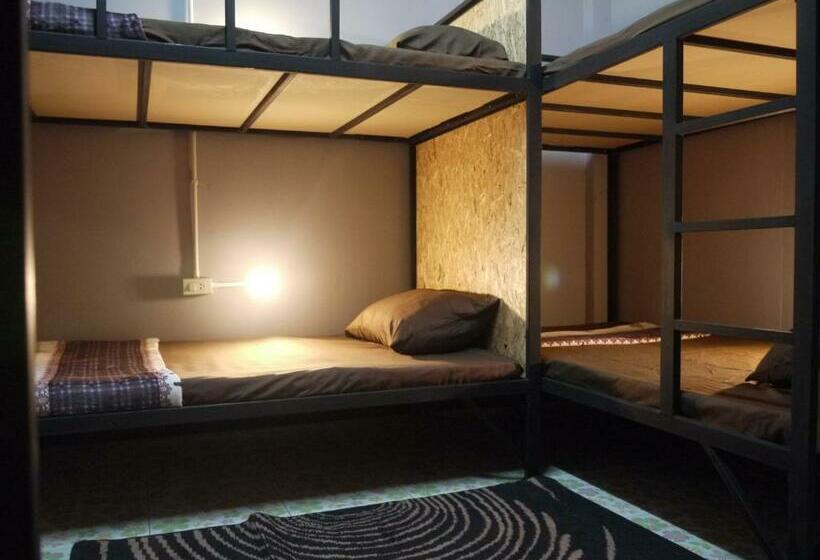 패밀리 룸 공용 욕실, Asleep Hostel