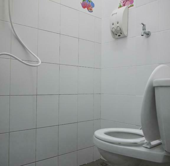 패밀리 룸 공용 욕실, Asleep Hostel