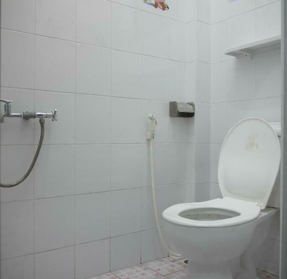 패밀리 룸 공용 욕실, Asleep Hostel