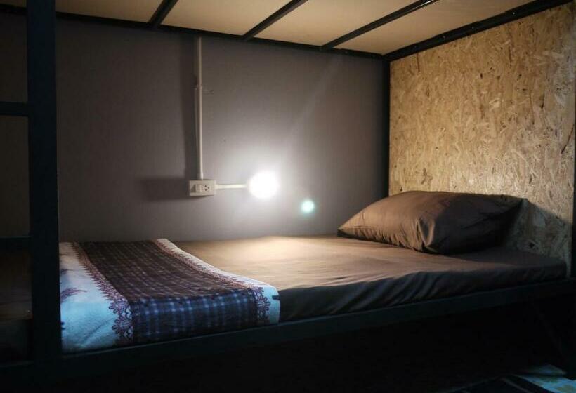 패밀리 룸 공용 욕실, Asleep Hostel