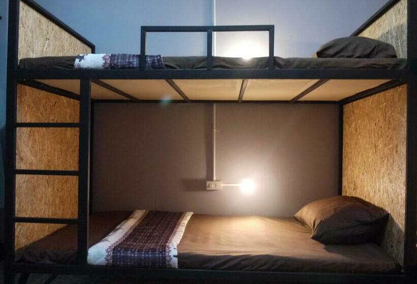 패밀리 룸 공용 욕실, Asleep Hostel