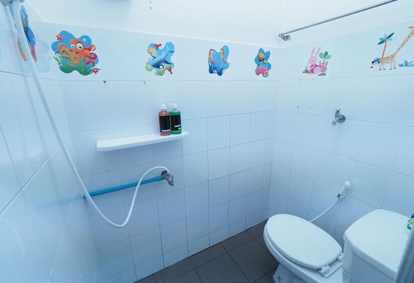 공동 객실, Asleep Hostel