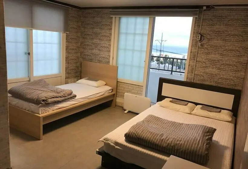Standard Kolmen Hengen Huone, Blue Door Hostel Guesthouse