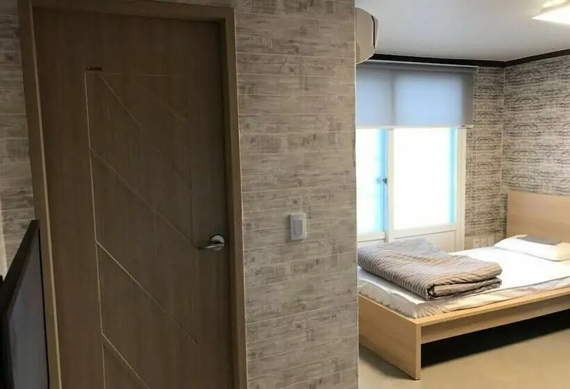 Standard Kolmen Hengen Huone, Blue Door Hostel Guesthouse